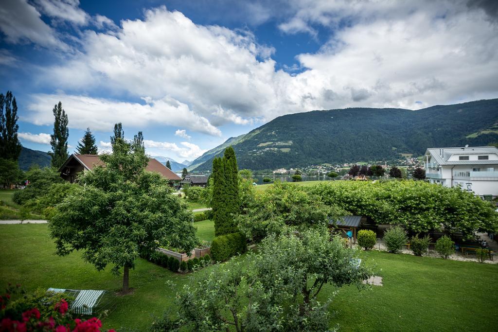Gaestehaus Krappinger/Pizzeria Mamma Mia Ossiach Exterior foto